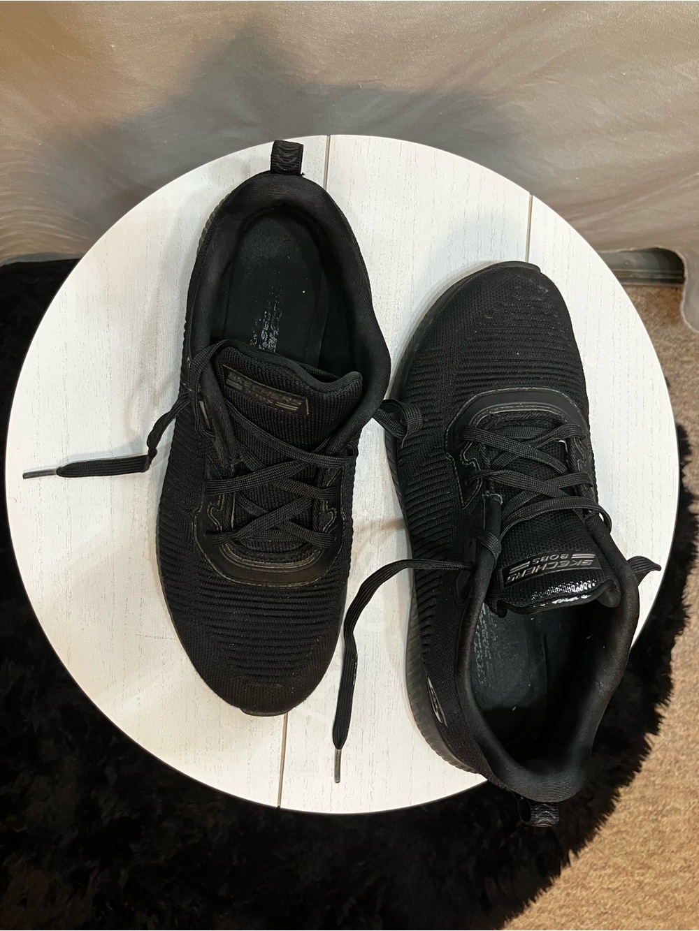 Skechers Women’s Black Knit Lace-Up Sneakers 9.5